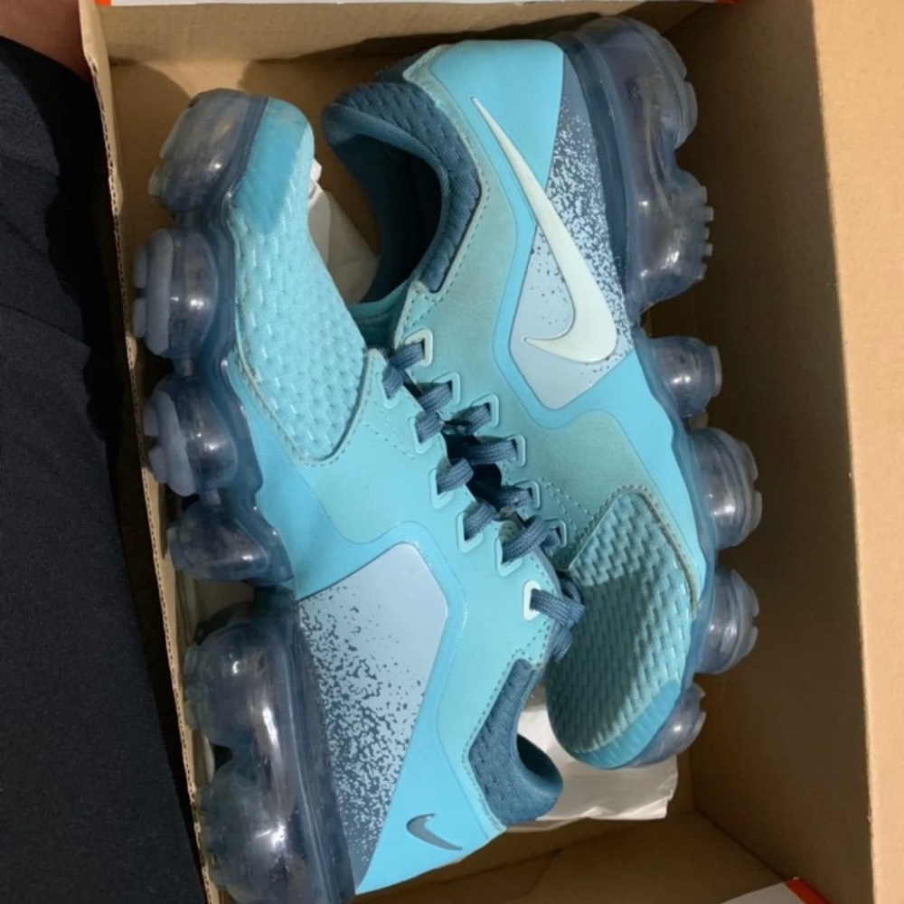Nike vapormax kids size 3.5